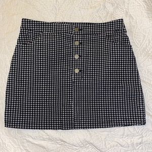 Black and white printed mini skirt